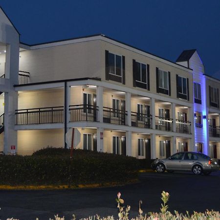 Days Inn By Wyndham Marietta-Atlanta-Delk Road Экстерьер фото